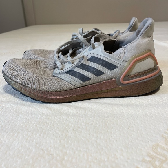 Adidas tennis shoe - Picture 2 of 4